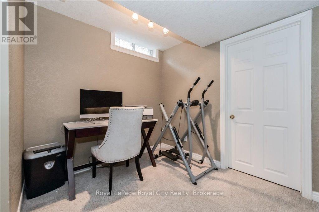 












164 TAIT CRESCENT

,
Centre Wellington (Fergus),




Ontario
N1M3P5

