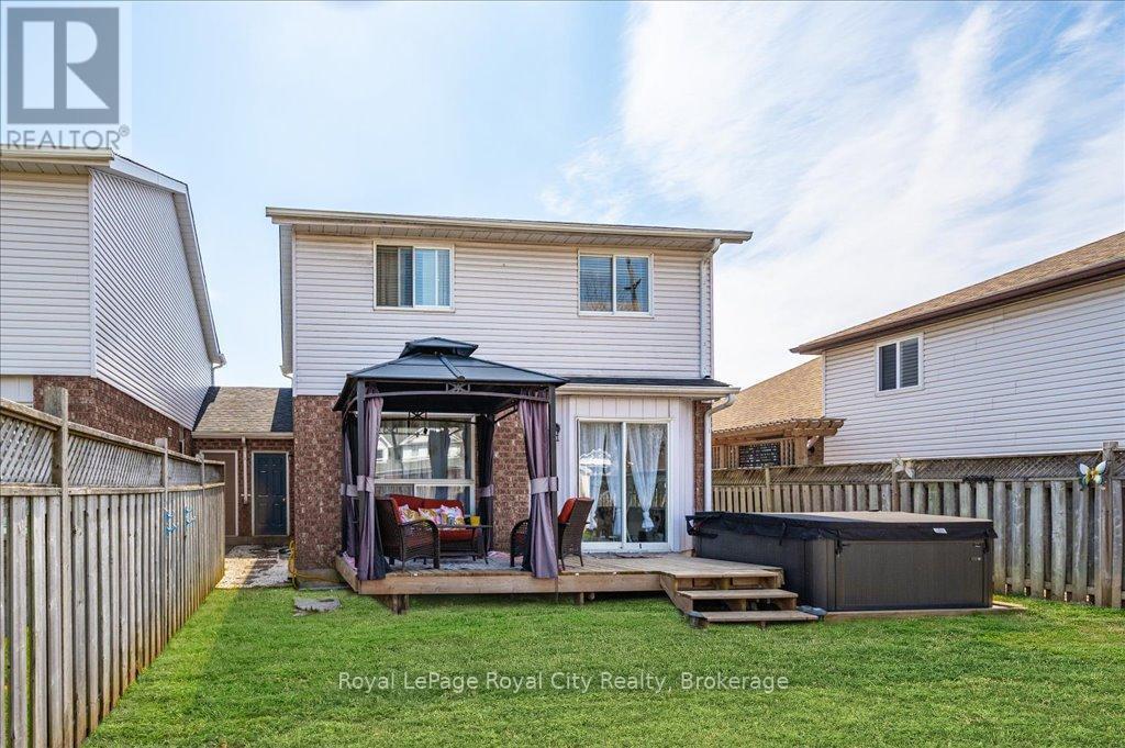 












164 TAIT CRESCENT

,
Centre Wellington (Fergus),




Ontario
N1M3P5

