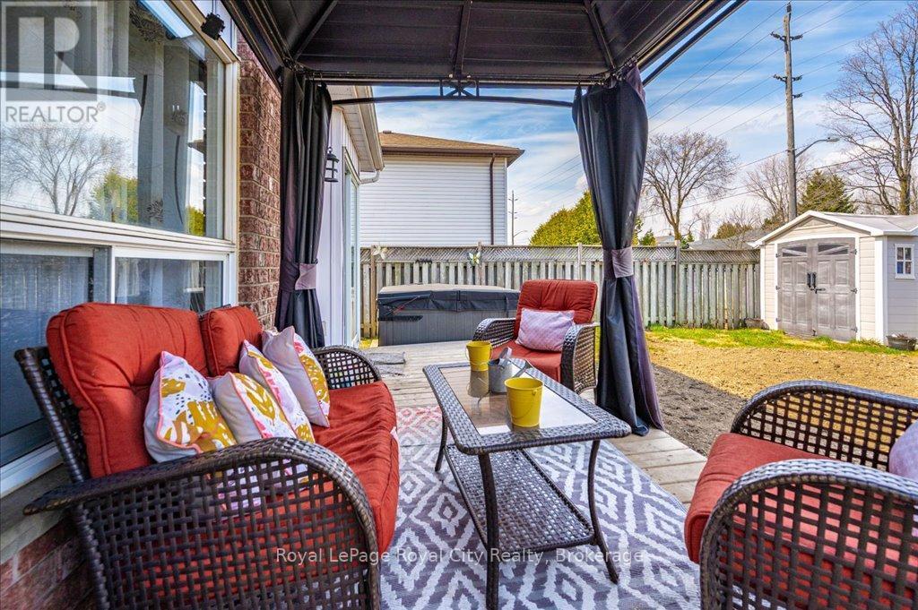












164 TAIT CRESCENT

,
Centre Wellington (Fergus),




Ontario
N1M3P5

