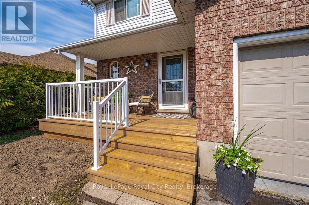












164 TAIT CRESCENT

,
Centre Wellington (Fergus),




Ontario
N1M3P5

