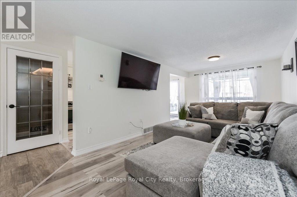 












164 TAIT CRESCENT

,
Centre Wellington (Fergus),




Ontario
N1M3P5

