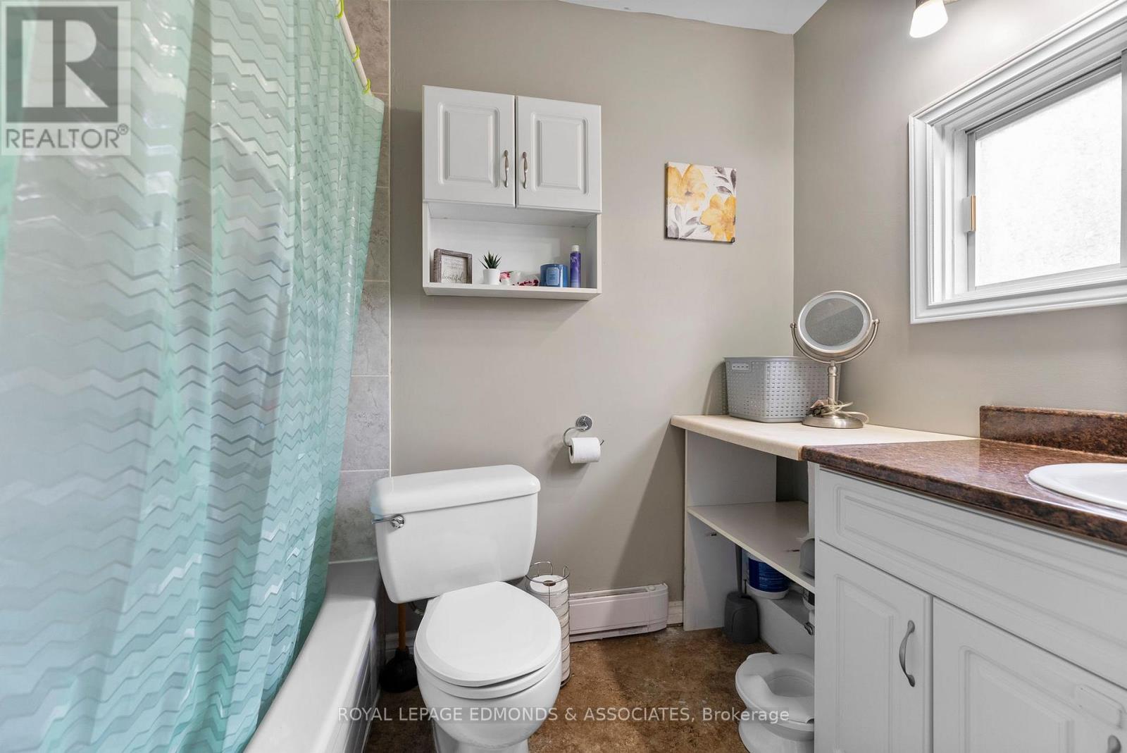 












787 MOFFAT STREET S

,
Pembroke,




Ontario
K8A3Y3

