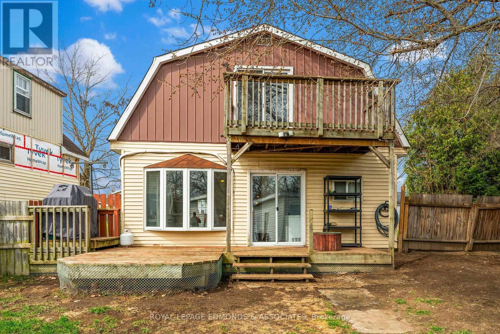 












787 MOFFAT STREET S

,
Pembroke,




Ontario
K8A3Y3

