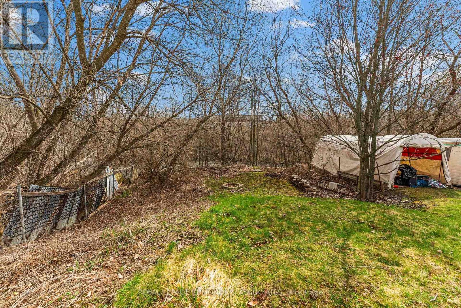 












787 MOFFAT STREET S

,
Pembroke,




Ontario
K8A3Y3

