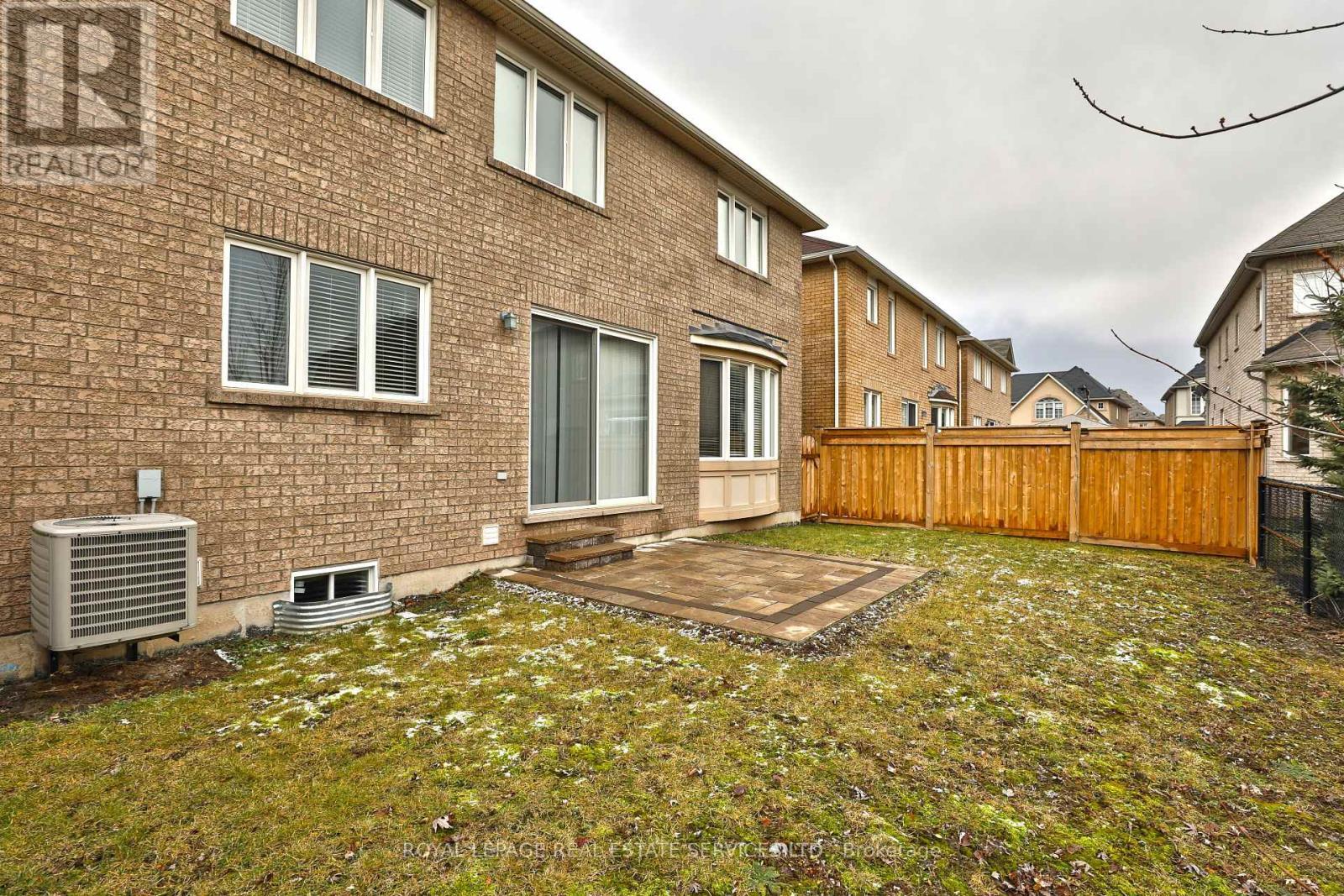 












2383 CALLOWAY DRIVE

,
Oakville,




Ontario
L6M0C1

