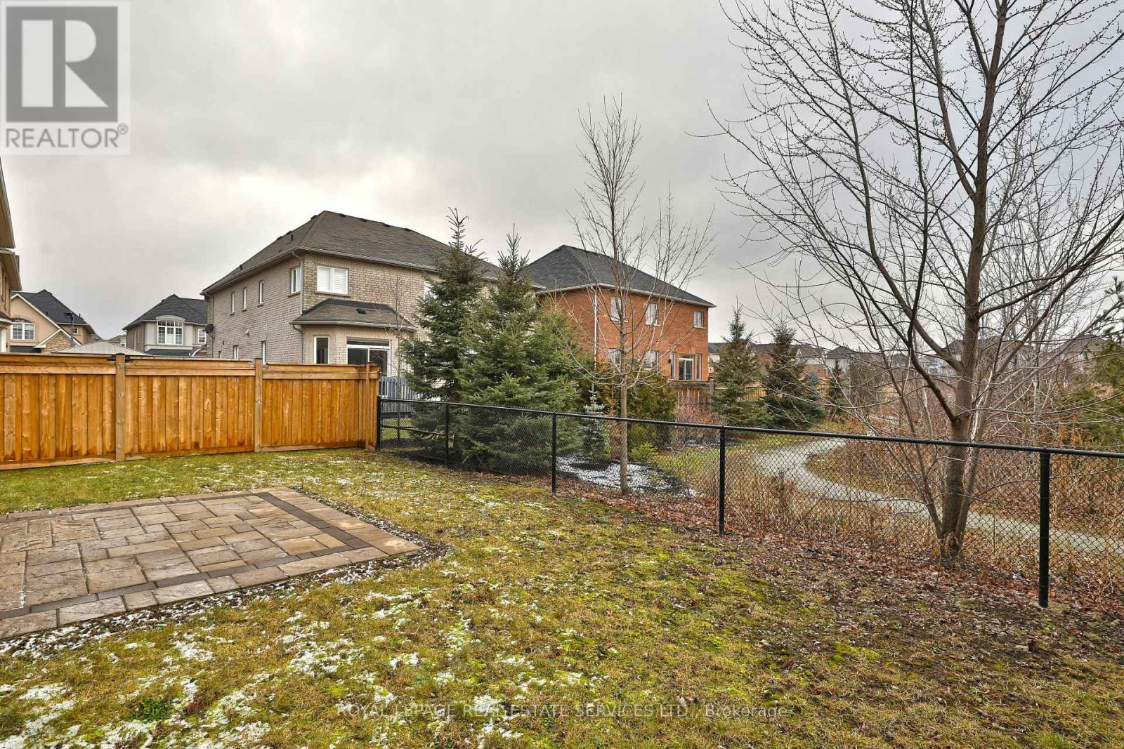 












2383 CALLOWAY DRIVE

,
Oakville,




Ontario
L6M0C1

