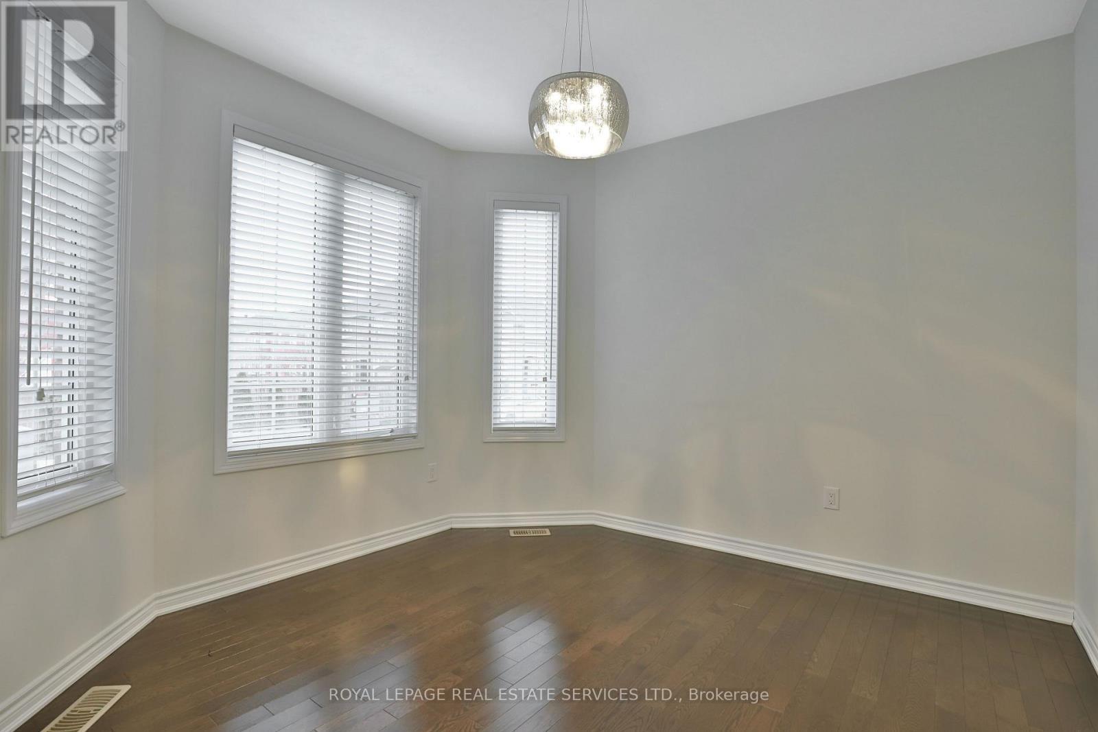 












2383 CALLOWAY DRIVE

,
Oakville,




Ontario
L6M0C1

