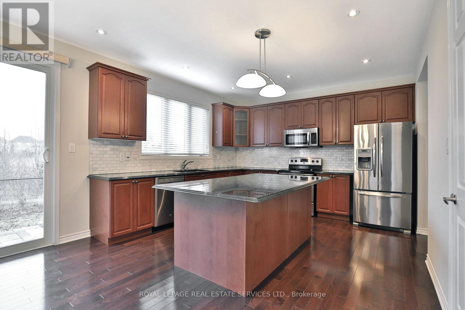 












2383 CALLOWAY DRIVE

,
Oakville,




Ontario
L6M0C1

