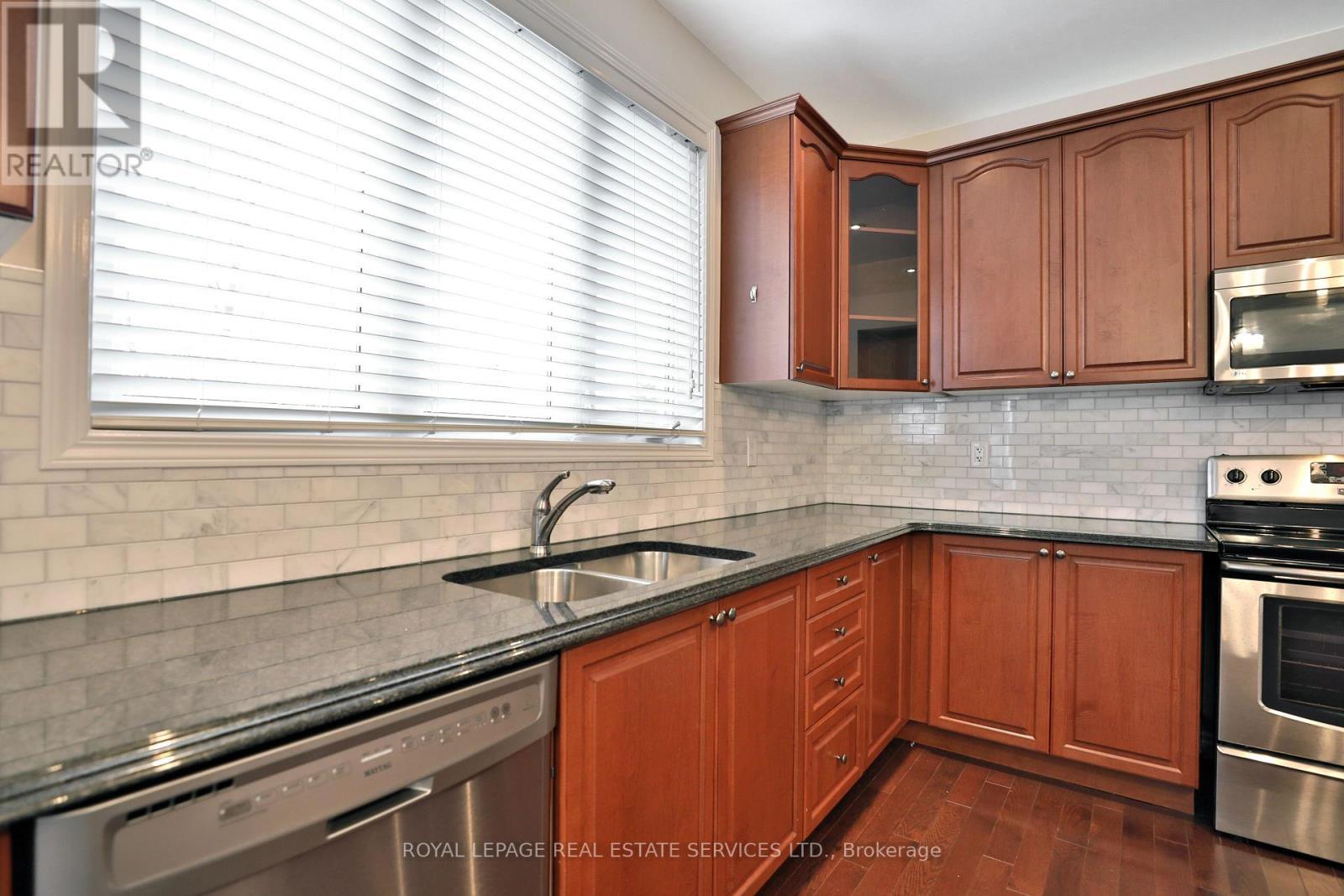












2383 CALLOWAY DRIVE

,
Oakville,




Ontario
L6M0C1

