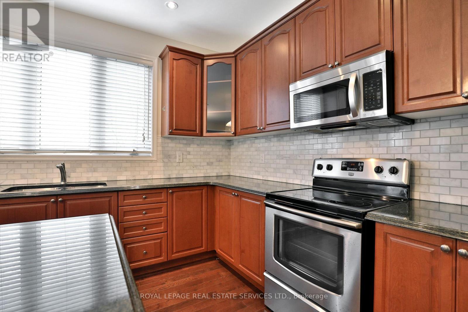 












2383 CALLOWAY DRIVE

,
Oakville,




Ontario
L6M0C1

