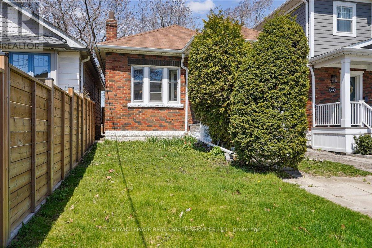 












26 ELMA STREET

,
Toronto,




Ontario
M8V1X8

