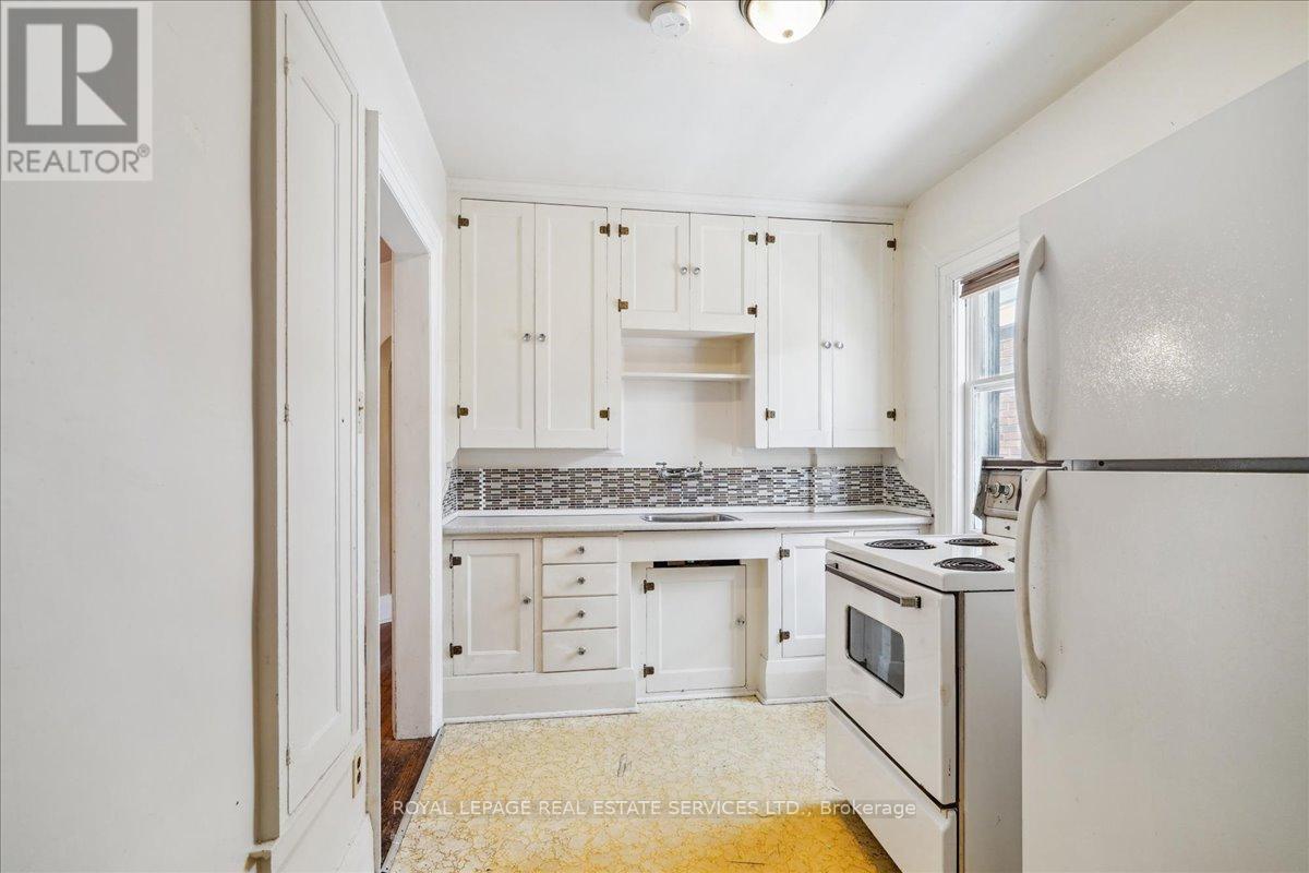 












26 ELMA STREET

,
Toronto,




Ontario
M8V1X8


