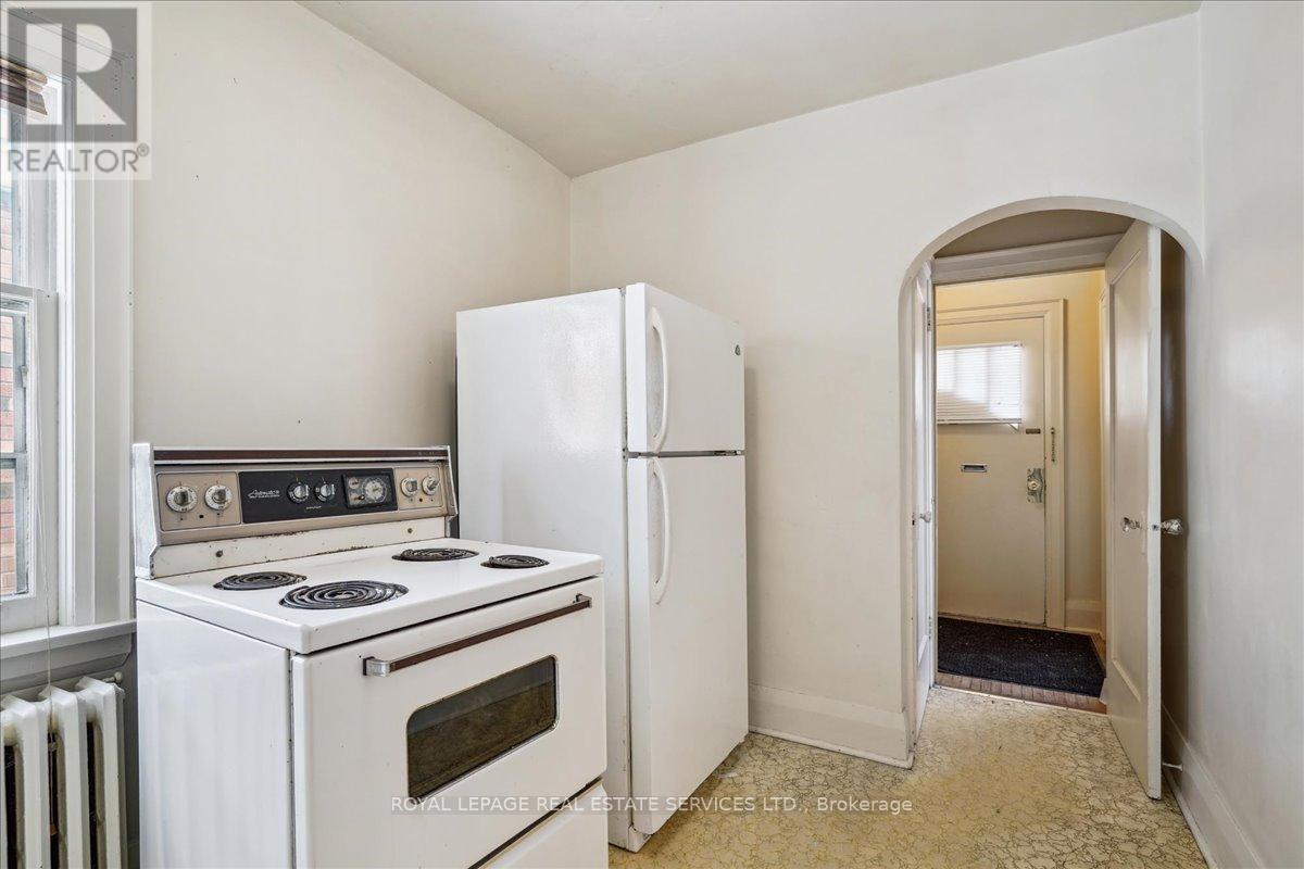 












26 ELMA STREET

,
Toronto,




Ontario
M8V1X8

