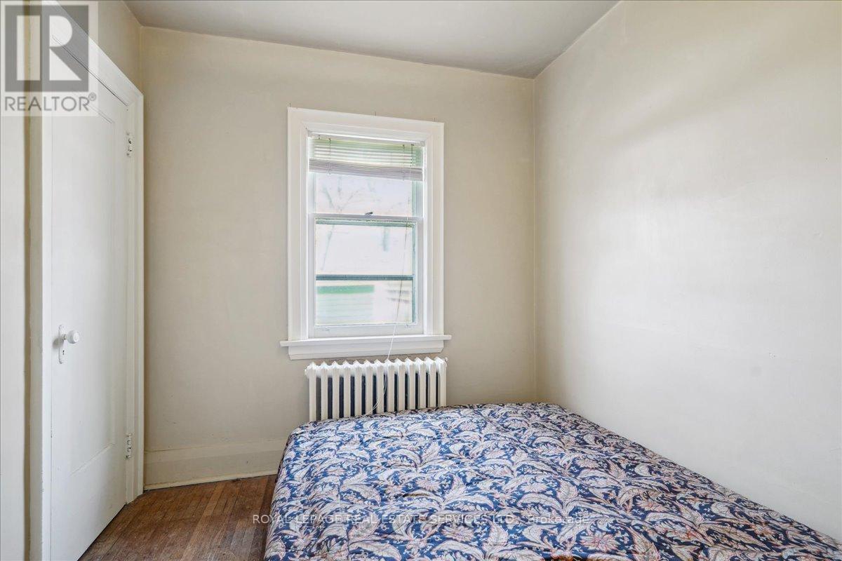 












26 ELMA STREET

,
Toronto,




Ontario
M8V1X8

