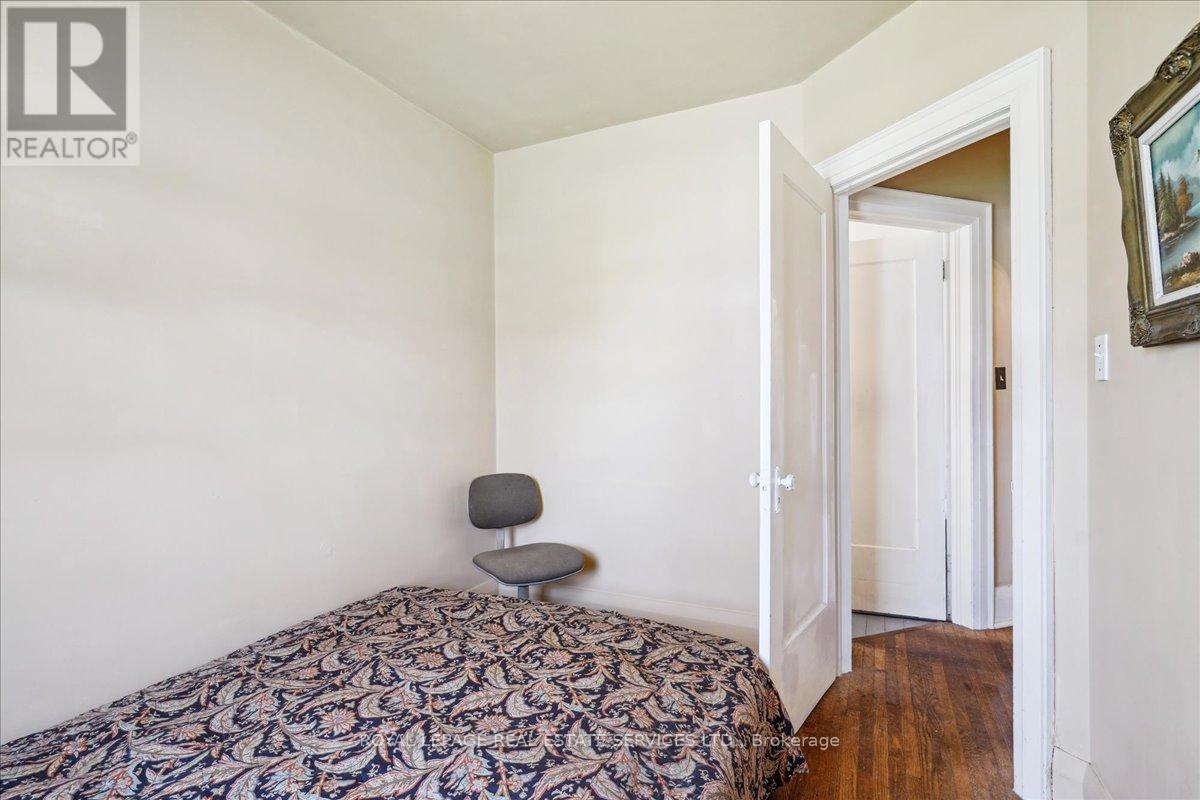 












26 ELMA STREET

,
Toronto,




Ontario
M8V1X8

