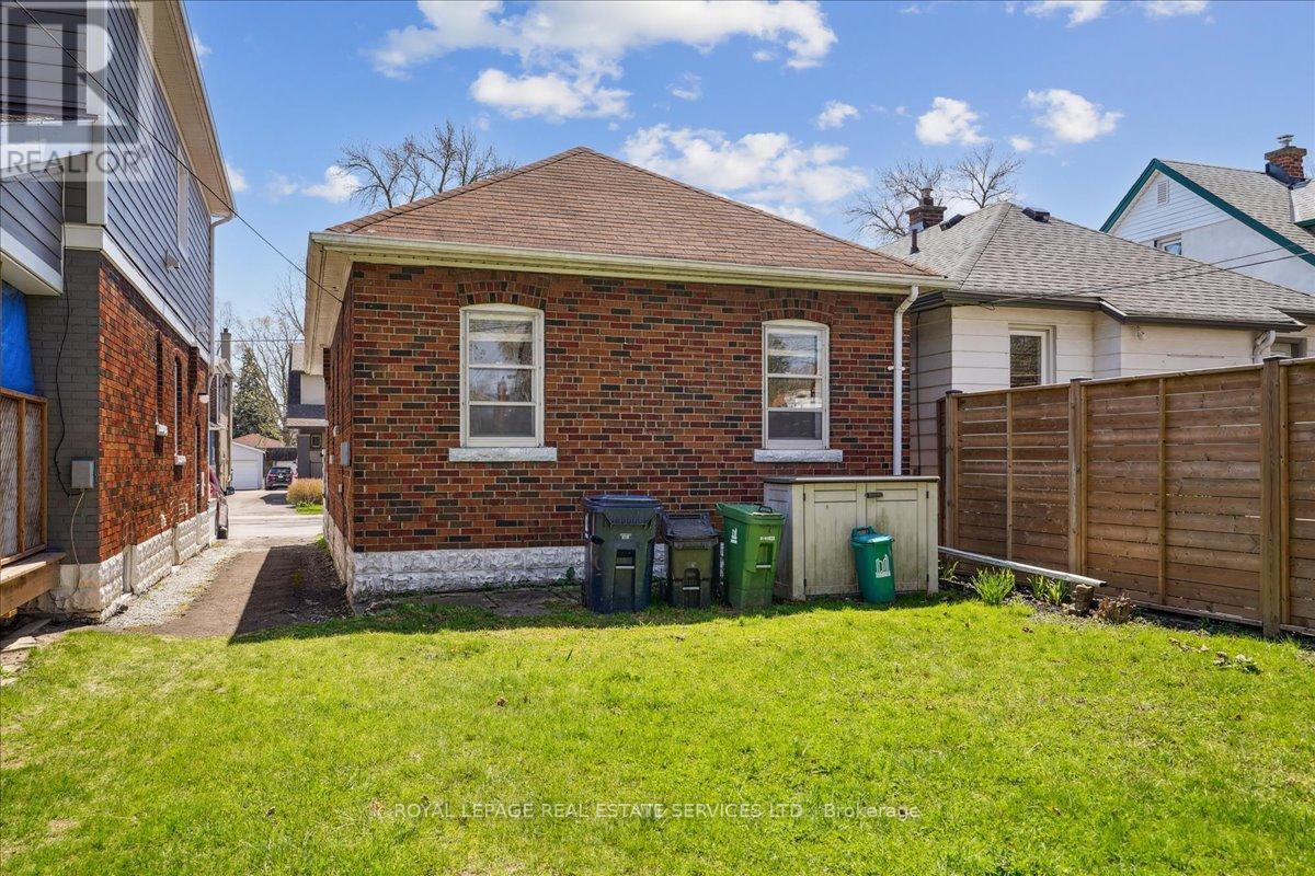 












26 ELMA STREET

,
Toronto,




Ontario
M8V1X8

