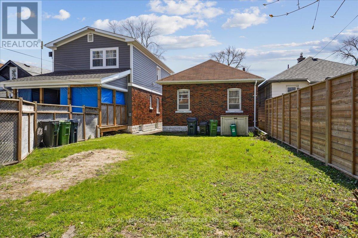 












26 ELMA STREET

,
Toronto,




Ontario
M8V1X8


