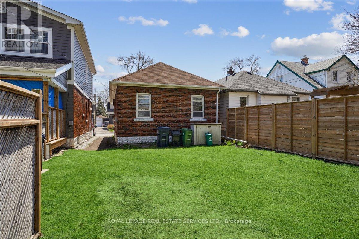 












26 ELMA STREET

,
Toronto,




Ontario
M8V1X8


