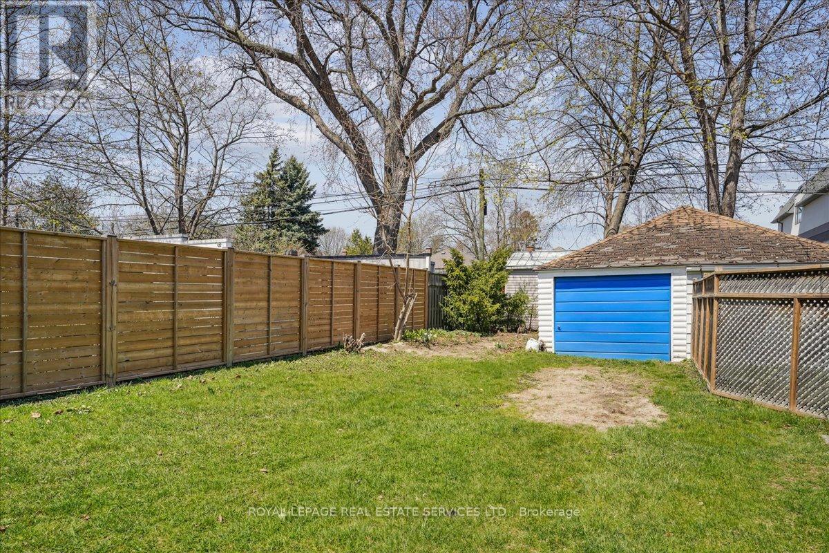 












26 ELMA STREET

,
Toronto,




Ontario
M8V1X8

