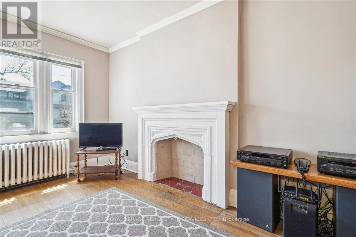 












26 ELMA STREET

,
Toronto,




Ontario
M8V1X8

