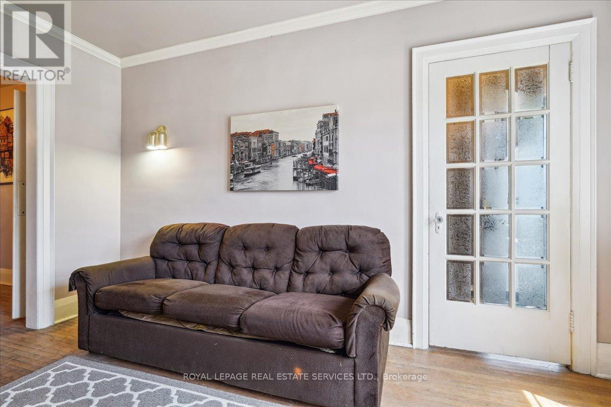 












26 ELMA STREET

,
Toronto,




Ontario
M8V1X8

