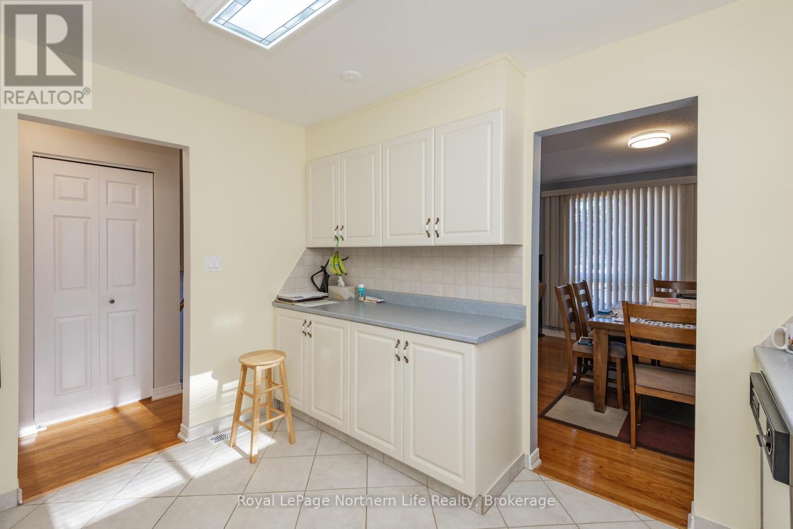 












2091 MCKEOWN AVENUE

,
North Bay (Widdifield),




Ontario
P1B7N8

