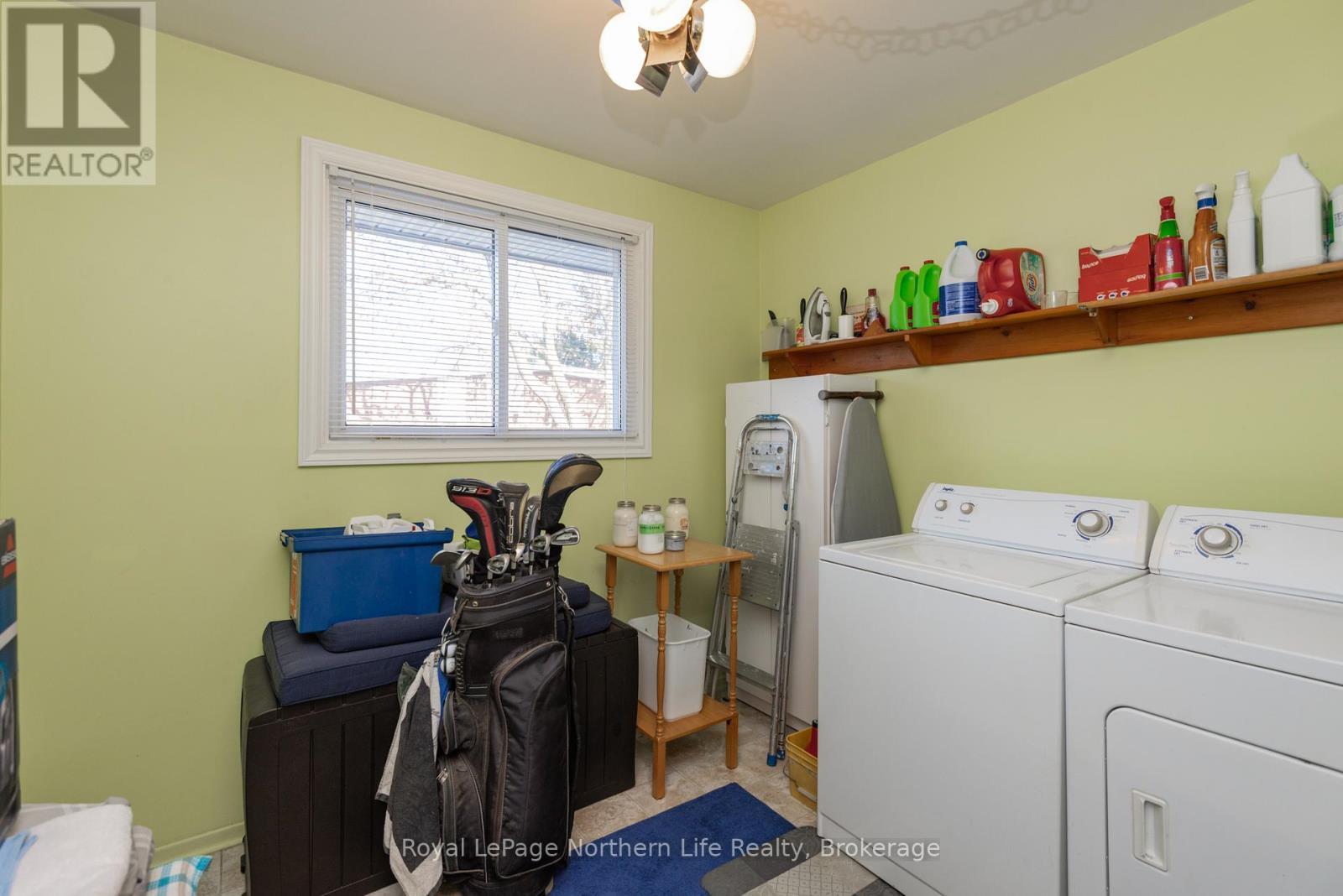 












2091 MCKEOWN AVENUE

,
North Bay (Widdifield),




Ontario
P1B7N8

