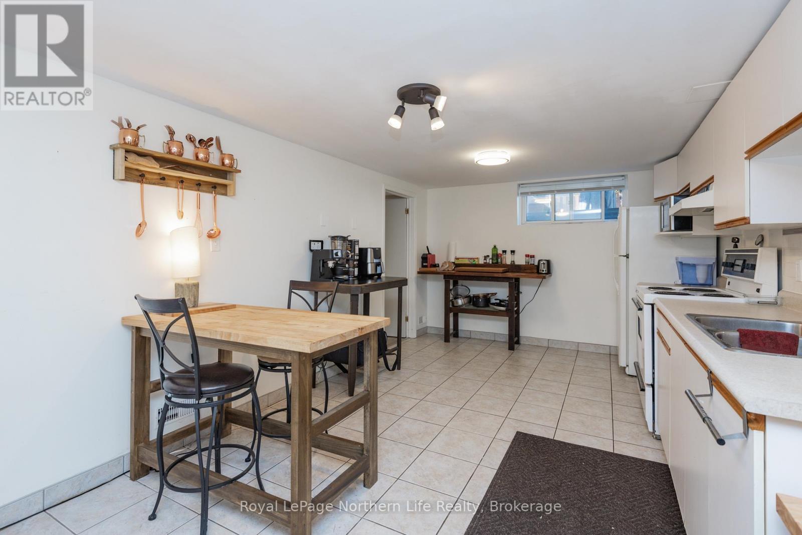 












2091 MCKEOWN AVENUE

,
North Bay (Widdifield),




Ontario
P1B7N8

