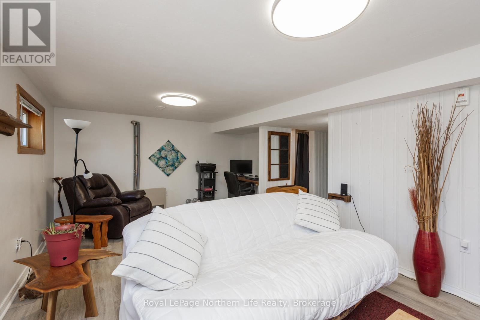 












2091 MCKEOWN AVENUE

,
North Bay (Widdifield),




Ontario
P1B7N8

