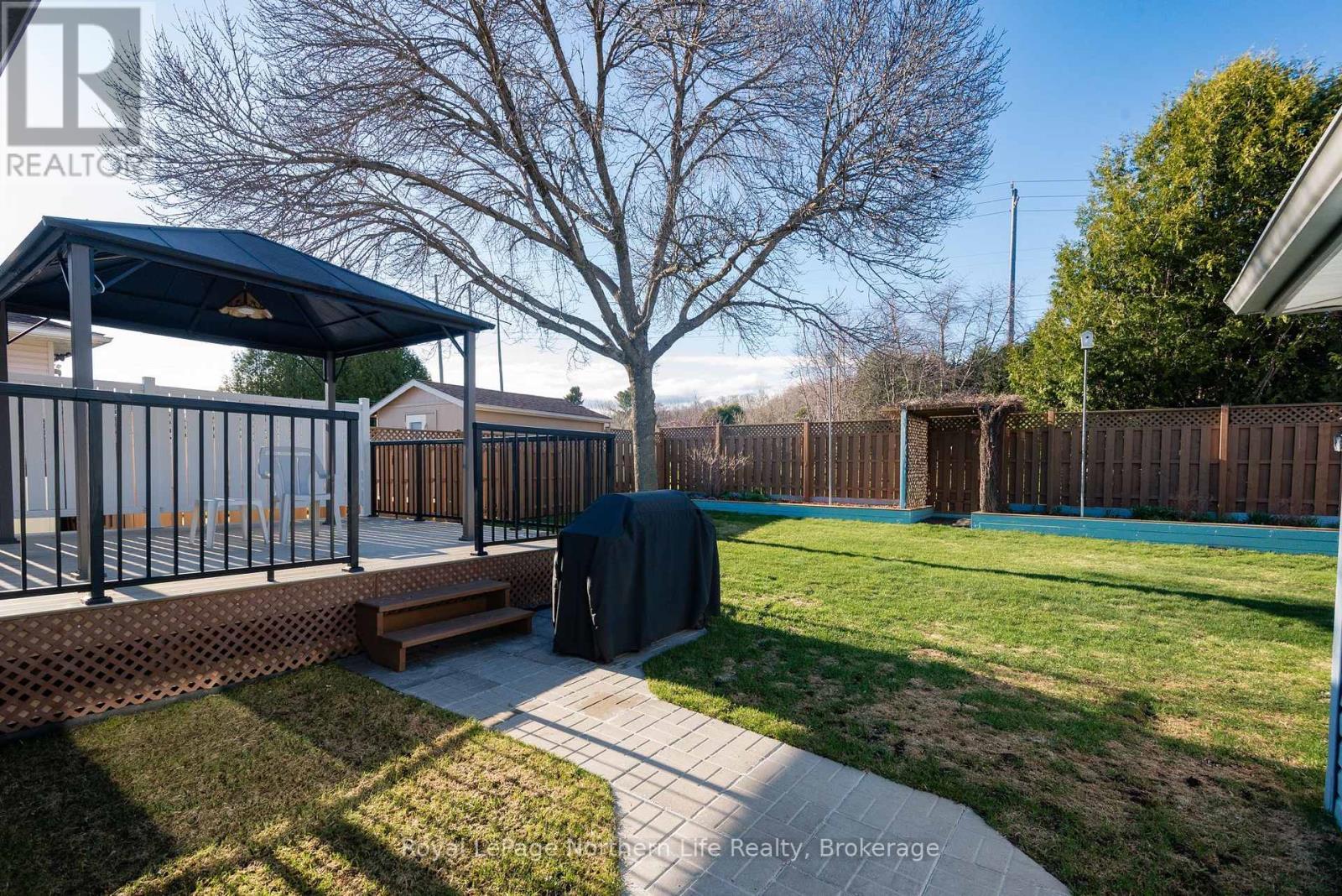 












2091 MCKEOWN AVENUE

,
North Bay (Widdifield),




Ontario
P1B7N8


