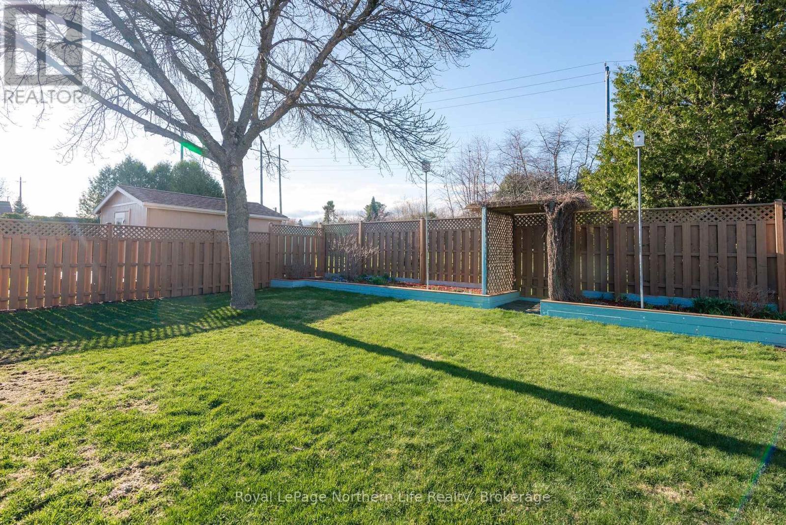 












2091 MCKEOWN AVENUE

,
North Bay (Widdifield),




Ontario
P1B7N8

