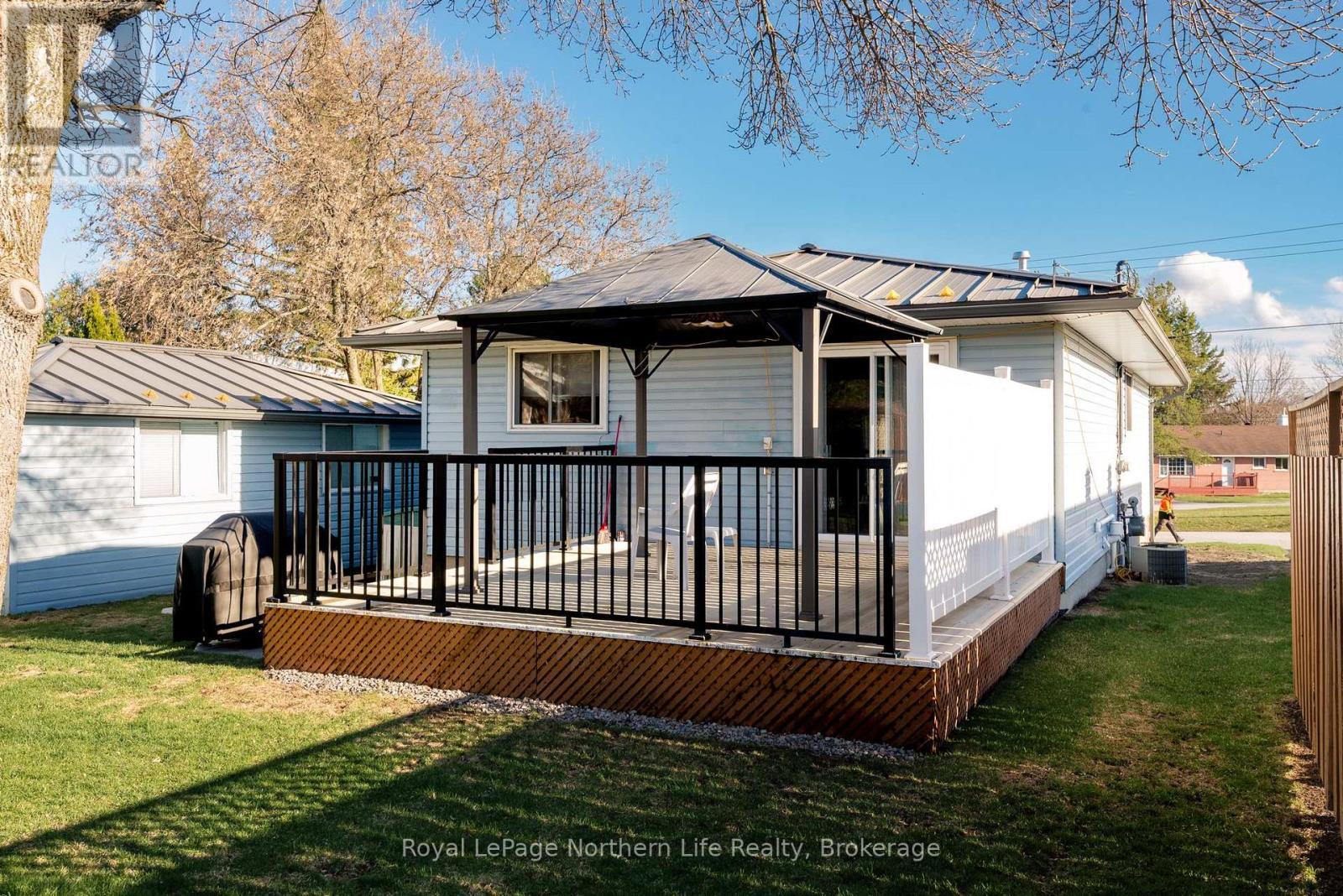 












2091 MCKEOWN AVENUE

,
North Bay (Widdifield),




Ontario
P1B7N8

