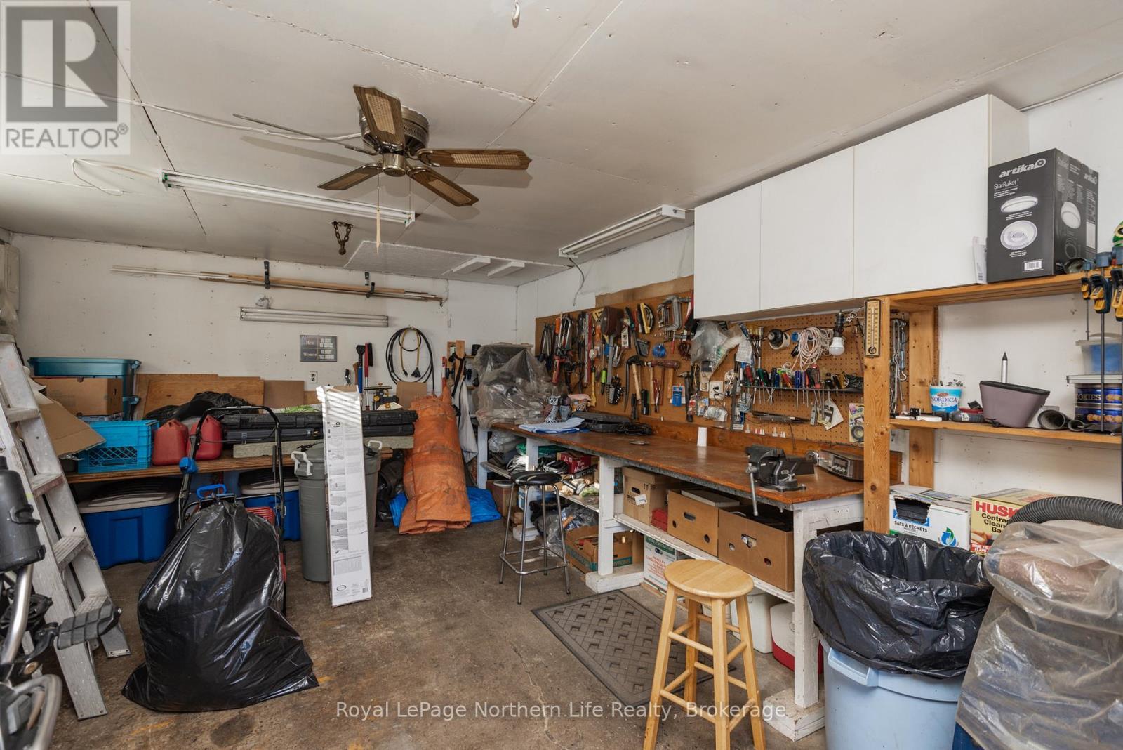 












2091 MCKEOWN AVENUE

,
North Bay (Widdifield),




Ontario
P1B7N8

