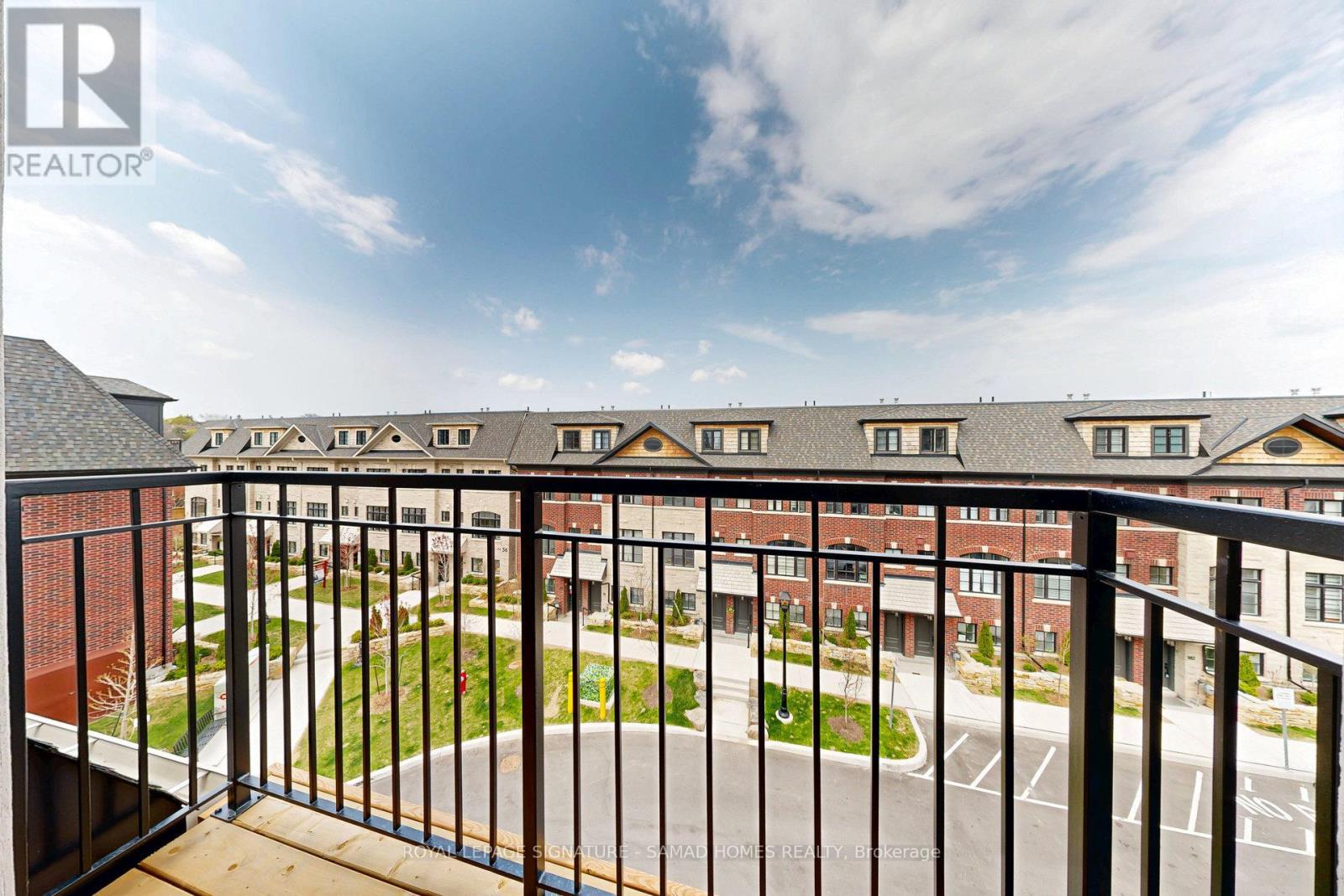 












155 - 55 LUNAR CRESCENT

,
Mississauga,




Ontario
L5M2R4

