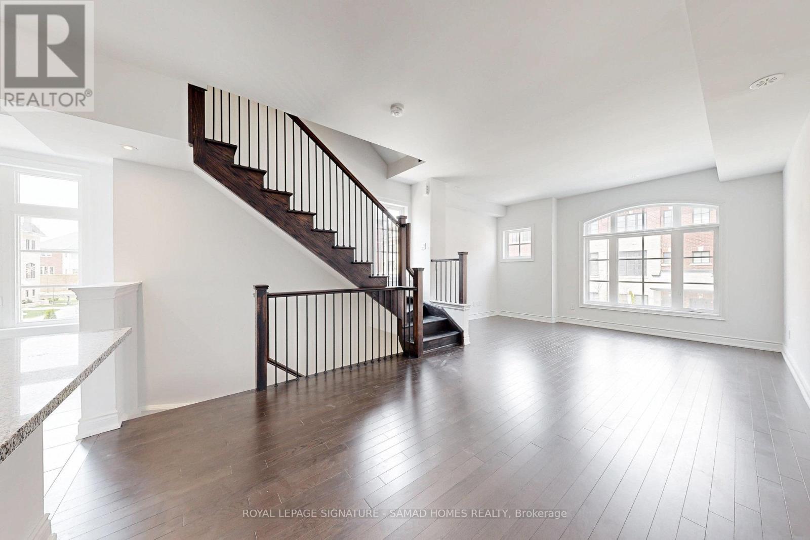 












155 - 55 LUNAR CRESCENT

,
Mississauga,




Ontario
L5M2R4

