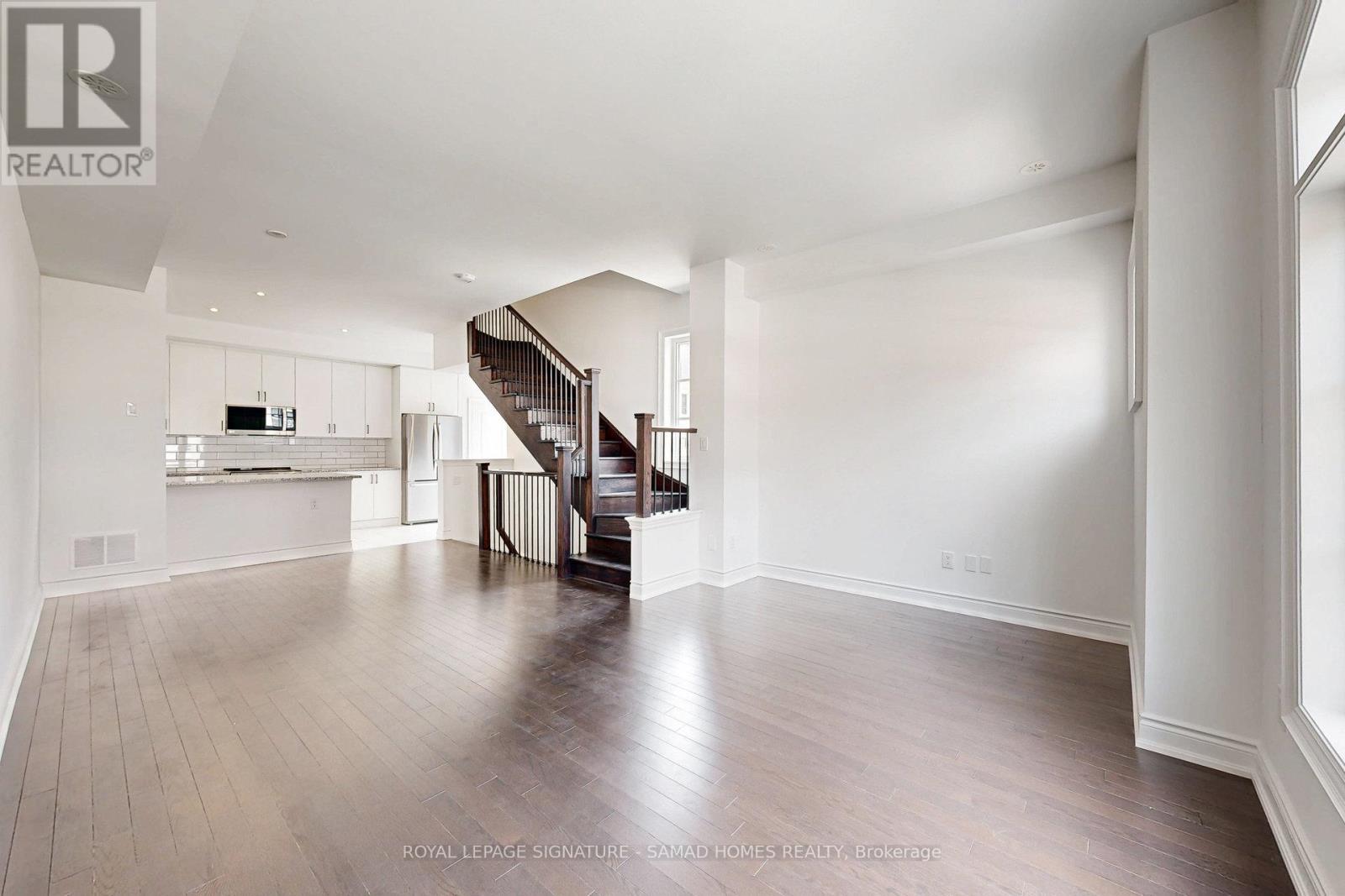 












155 - 55 LUNAR CRESCENT

,
Mississauga,




Ontario
L5M2R4

