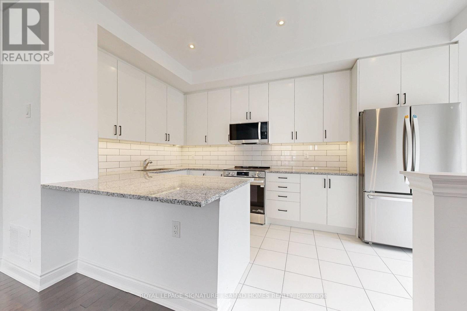 












155 - 55 LUNAR CRESCENT

,
Mississauga,




Ontario
L5M2R4

