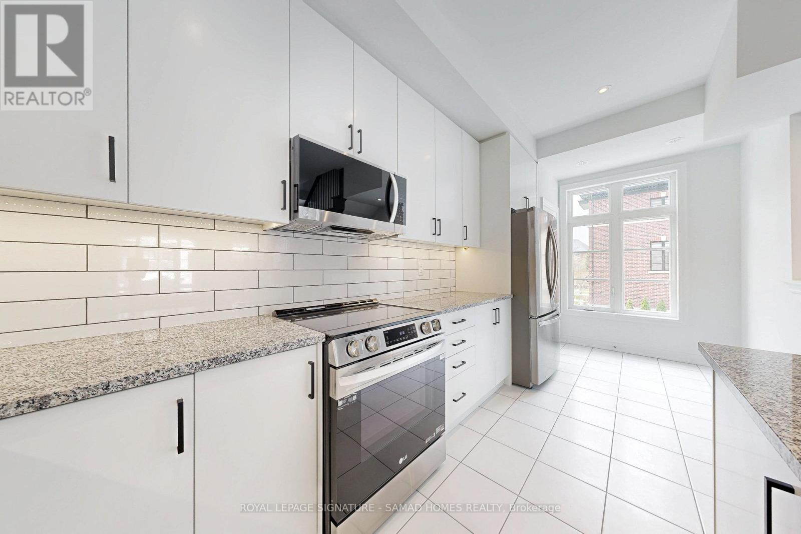 












155 - 55 LUNAR CRESCENT

,
Mississauga,




Ontario
L5M2R4

