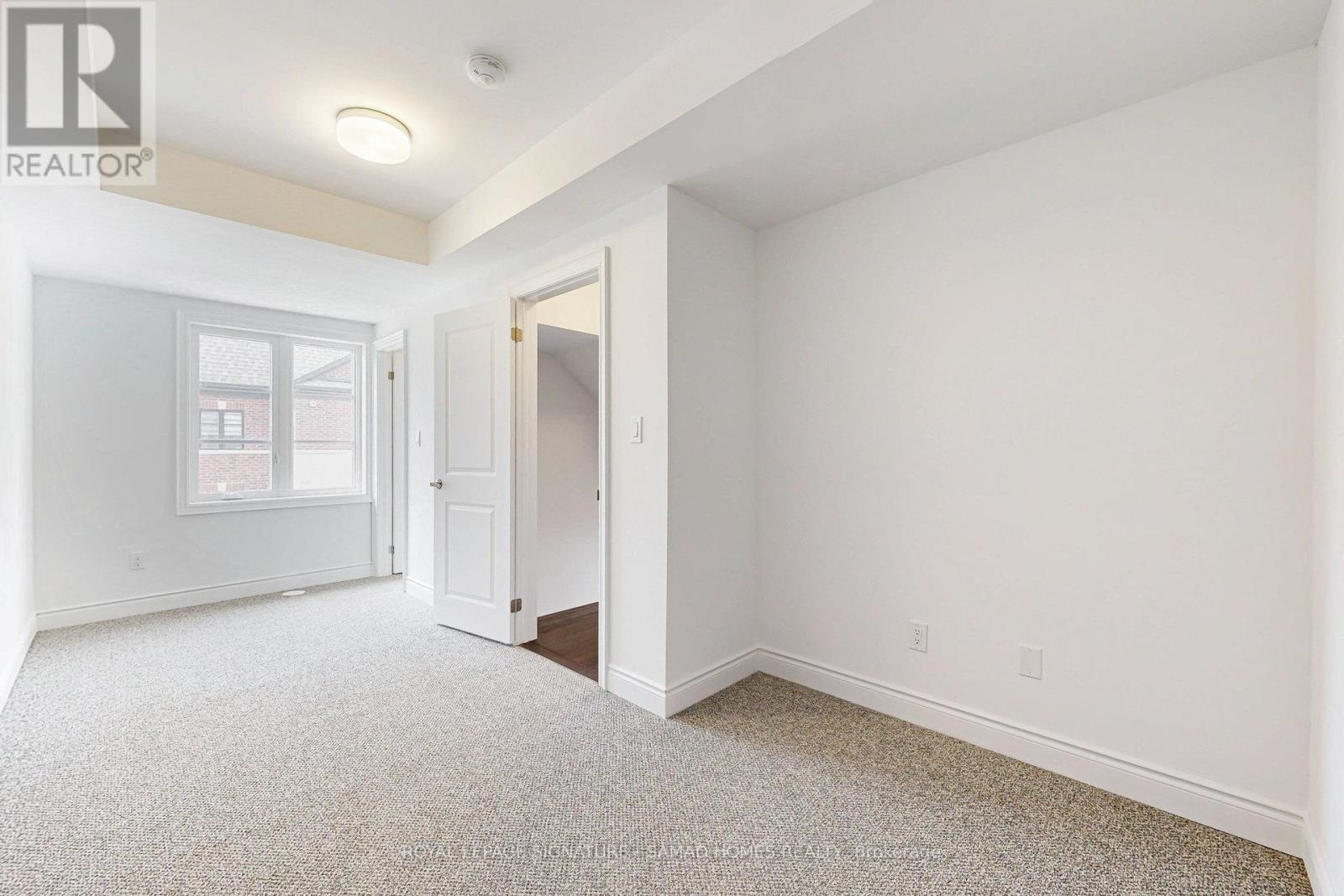 












155 - 55 LUNAR CRESCENT

,
Mississauga,




Ontario
L5M2R4

