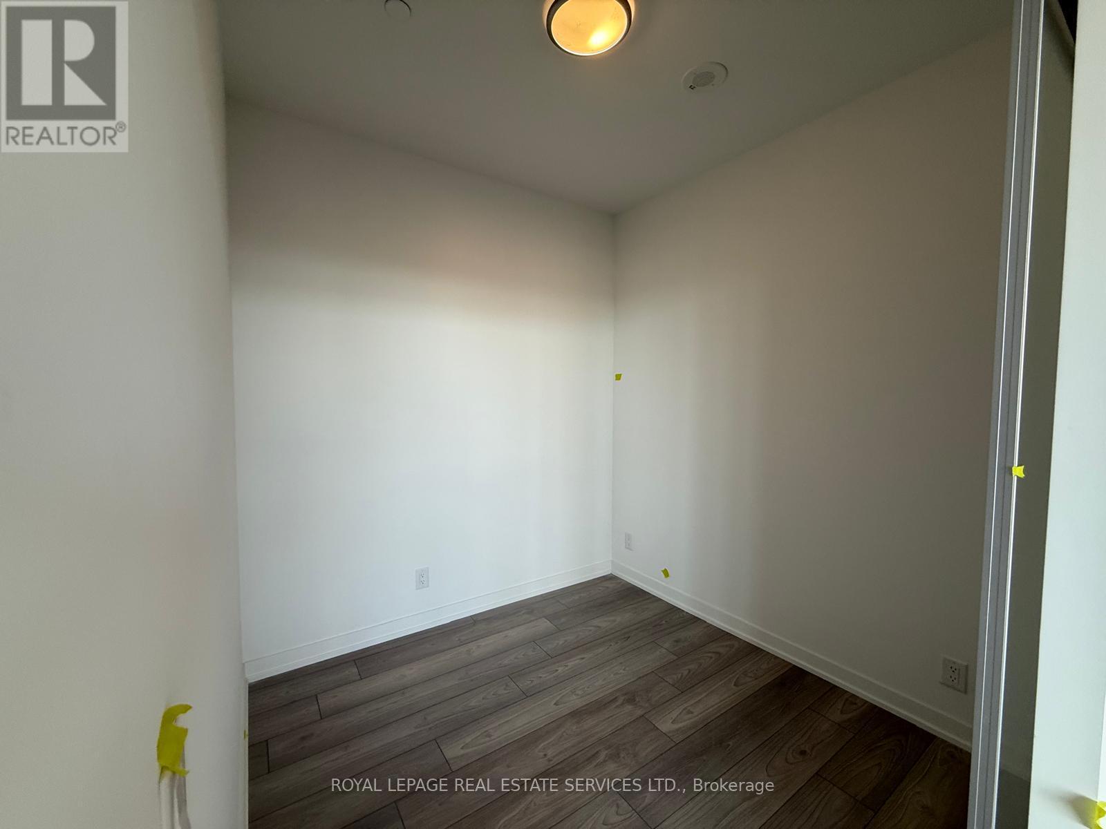 












522 - 285 DUFFERIN STREET

,
Toronto,




Ontario
M6K1Z5

