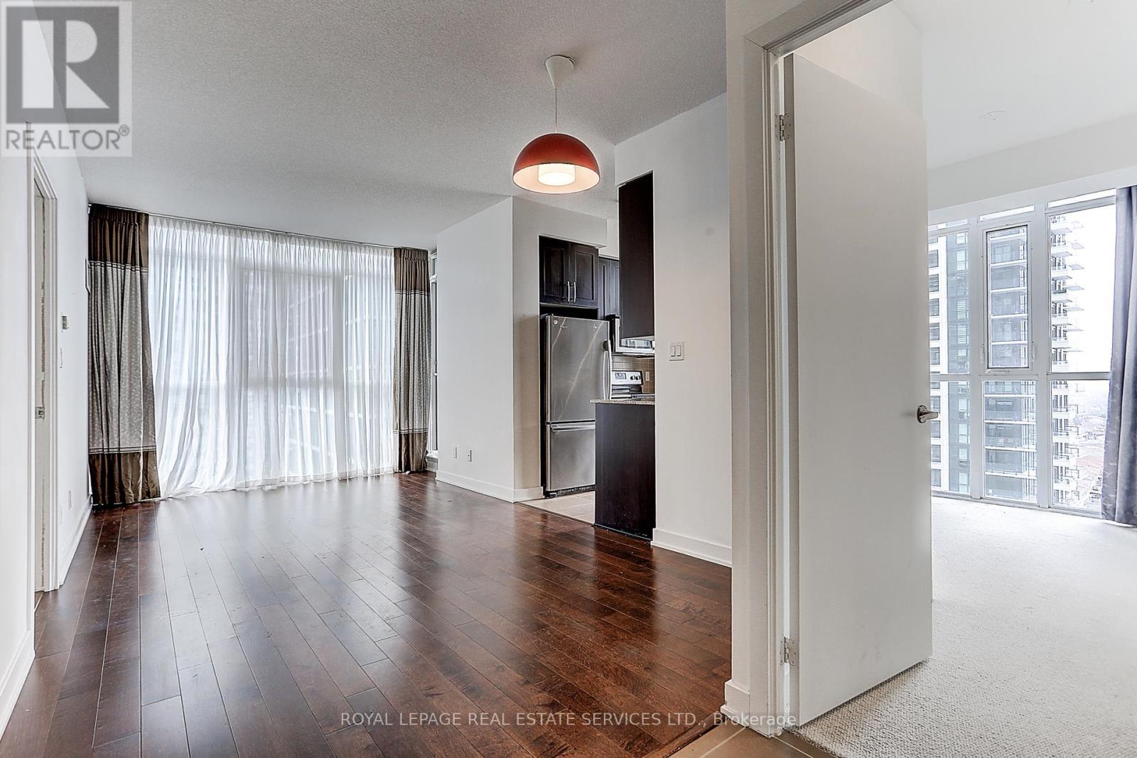 












1404 - 4070 CONFEDERATION PARKWAY

,
Mississauga,




Ontario
L5B0E9

