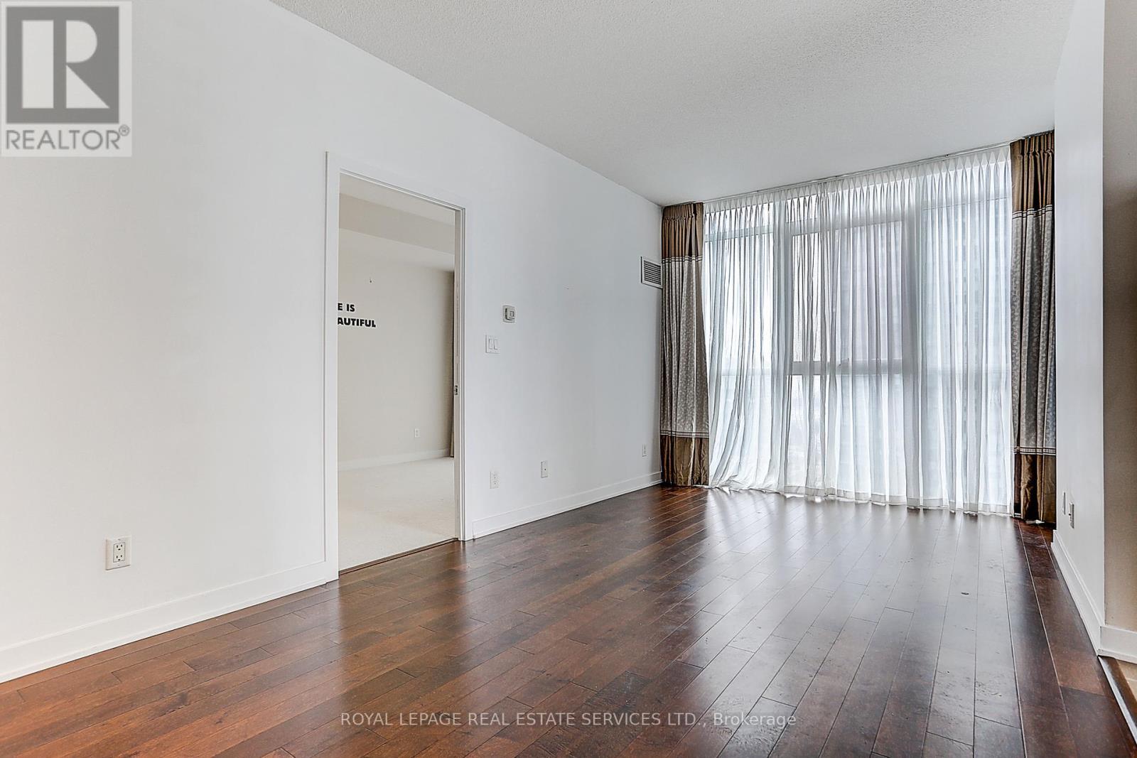 












1404 - 4070 CONFEDERATION PARKWAY

,
Mississauga,




Ontario
L5B0E9

