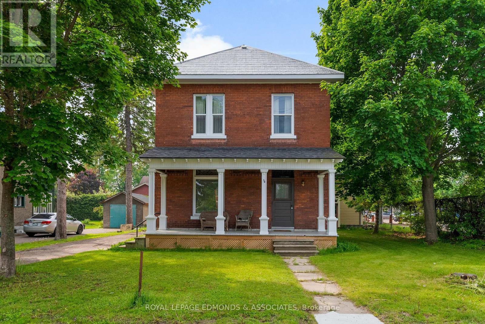 












54 ISABELLA STREET

,
Pembroke,




Ontario
K8A5S5

