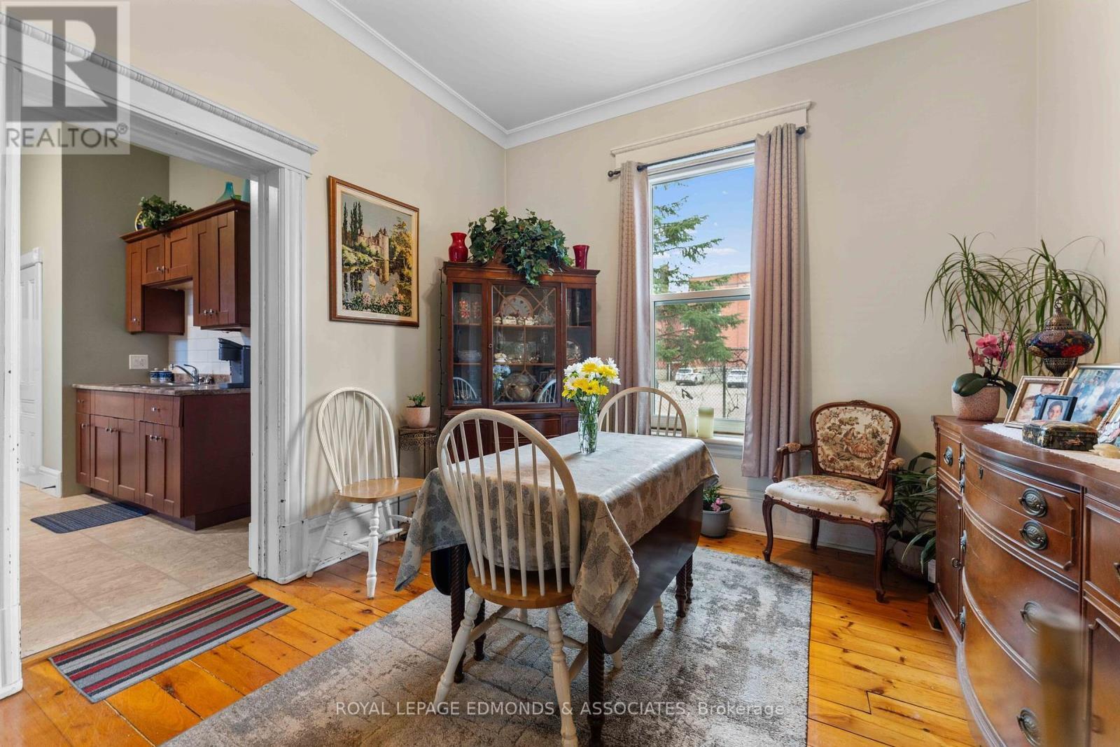 












54 ISABELLA STREET

,
Pembroke,




Ontario
K8A5S5

