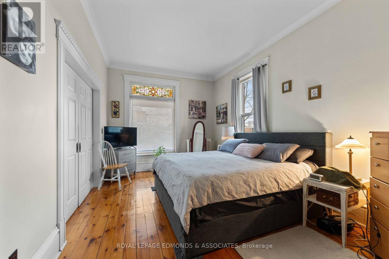 












54 ISABELLA STREET

,
Pembroke,




Ontario
K8A5S5


