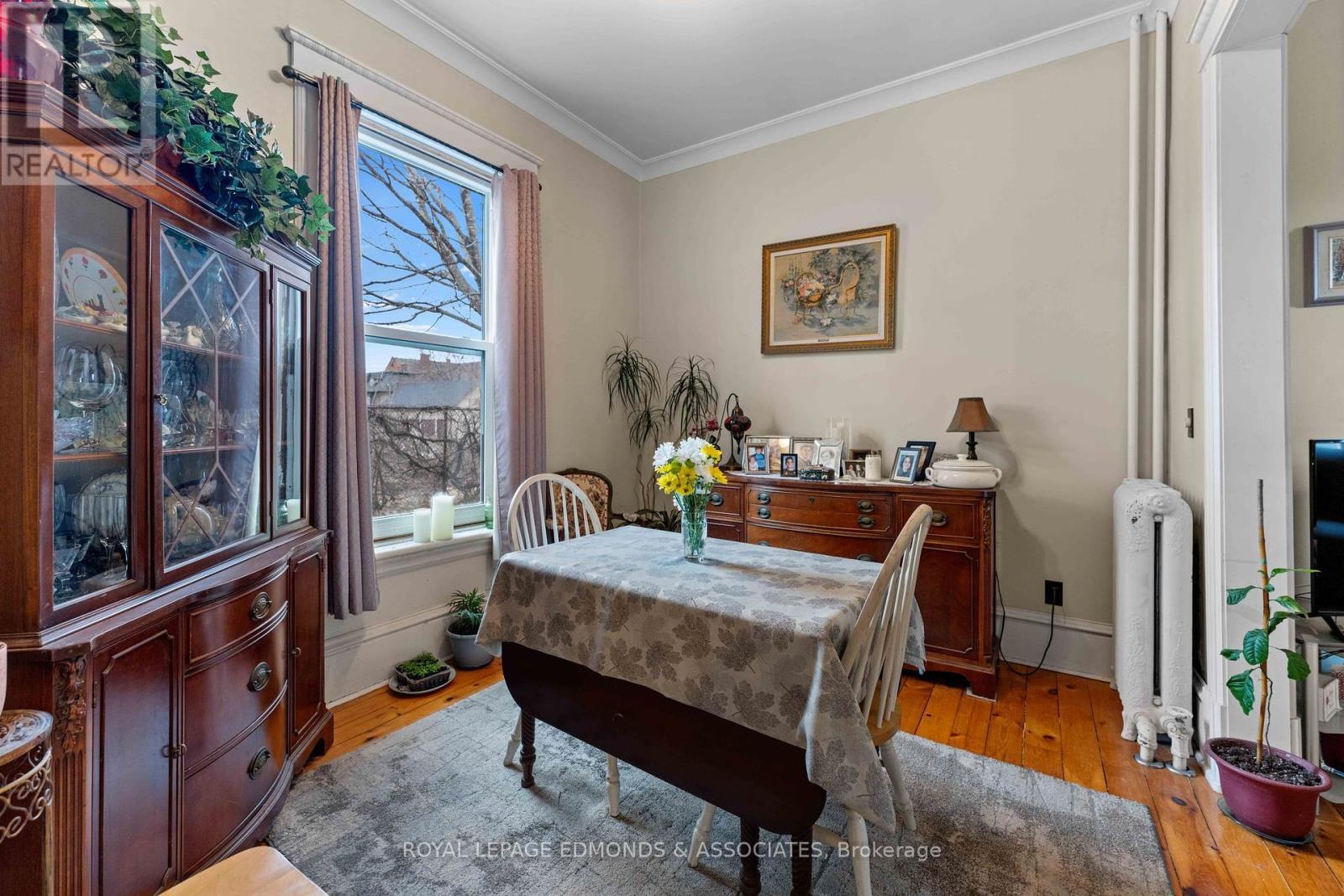 












54 ISABELLA STREET

,
Pembroke,




Ontario
K8A5S5

