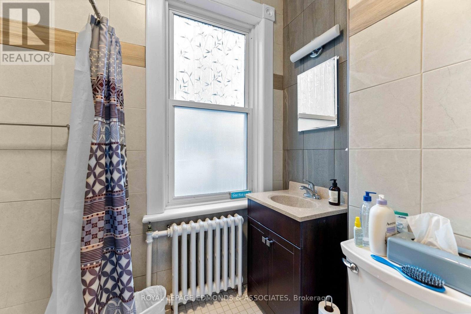 












54 ISABELLA STREET

,
Pembroke,




Ontario
K8A5S5

