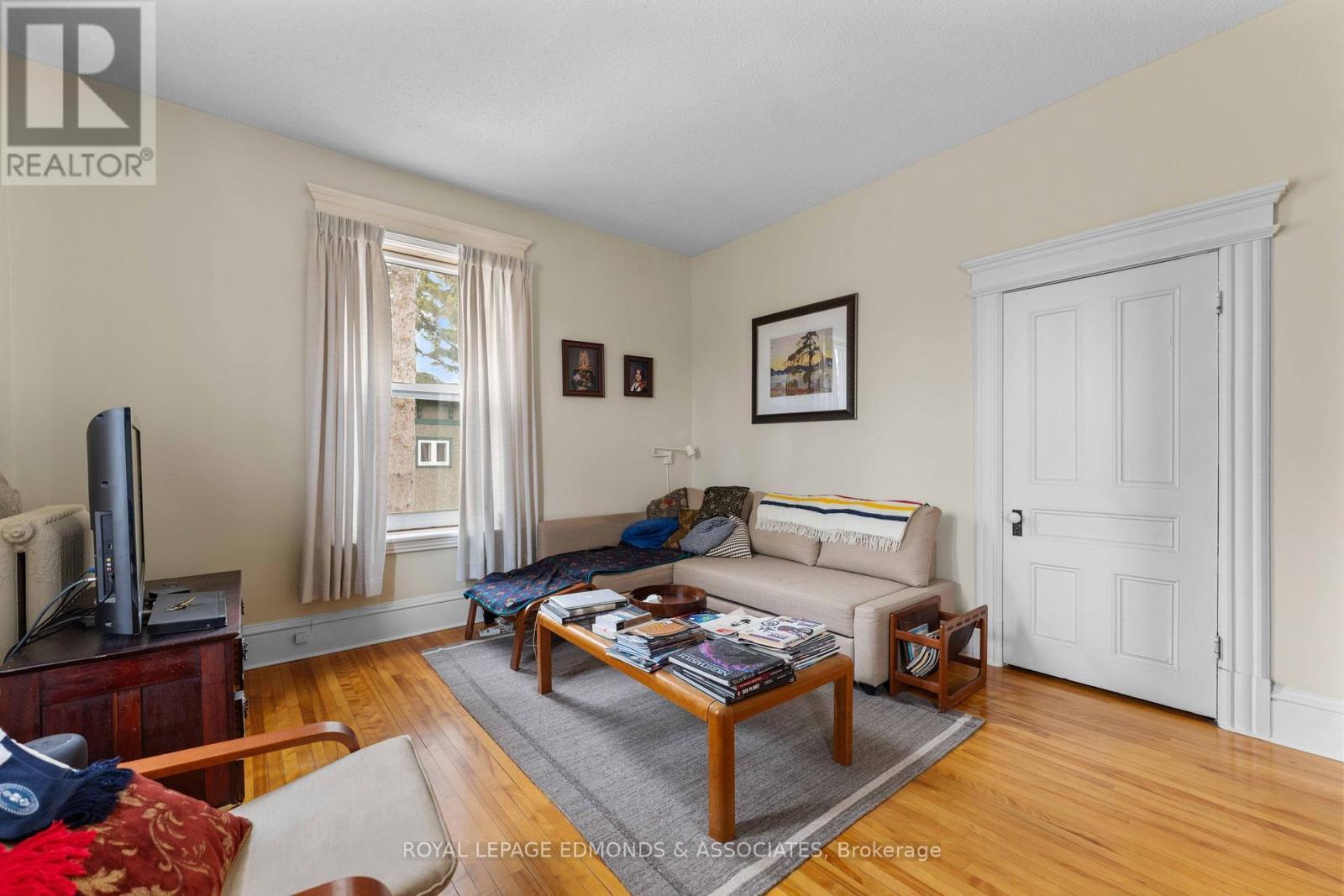 












54 ISABELLA STREET

,
Pembroke,




Ontario
K8A5S5

