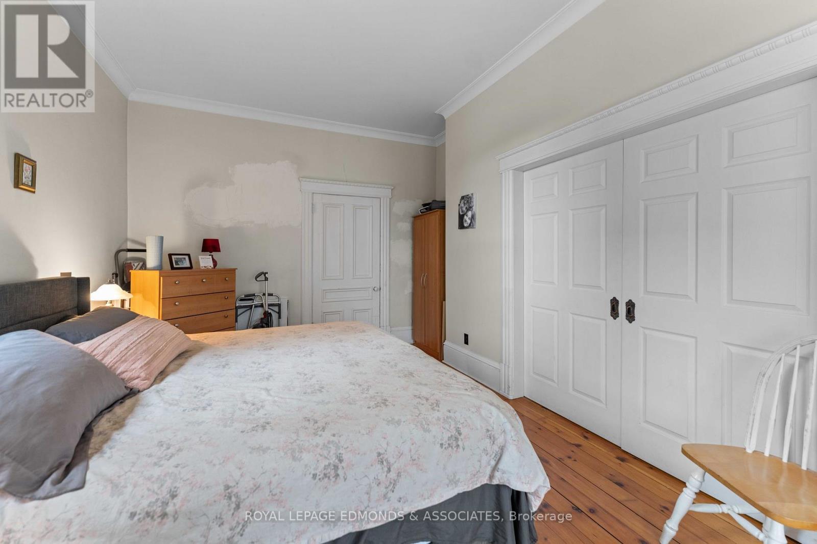 












54 ISABELLA STREET

,
Pembroke,




Ontario
K8A5S5

