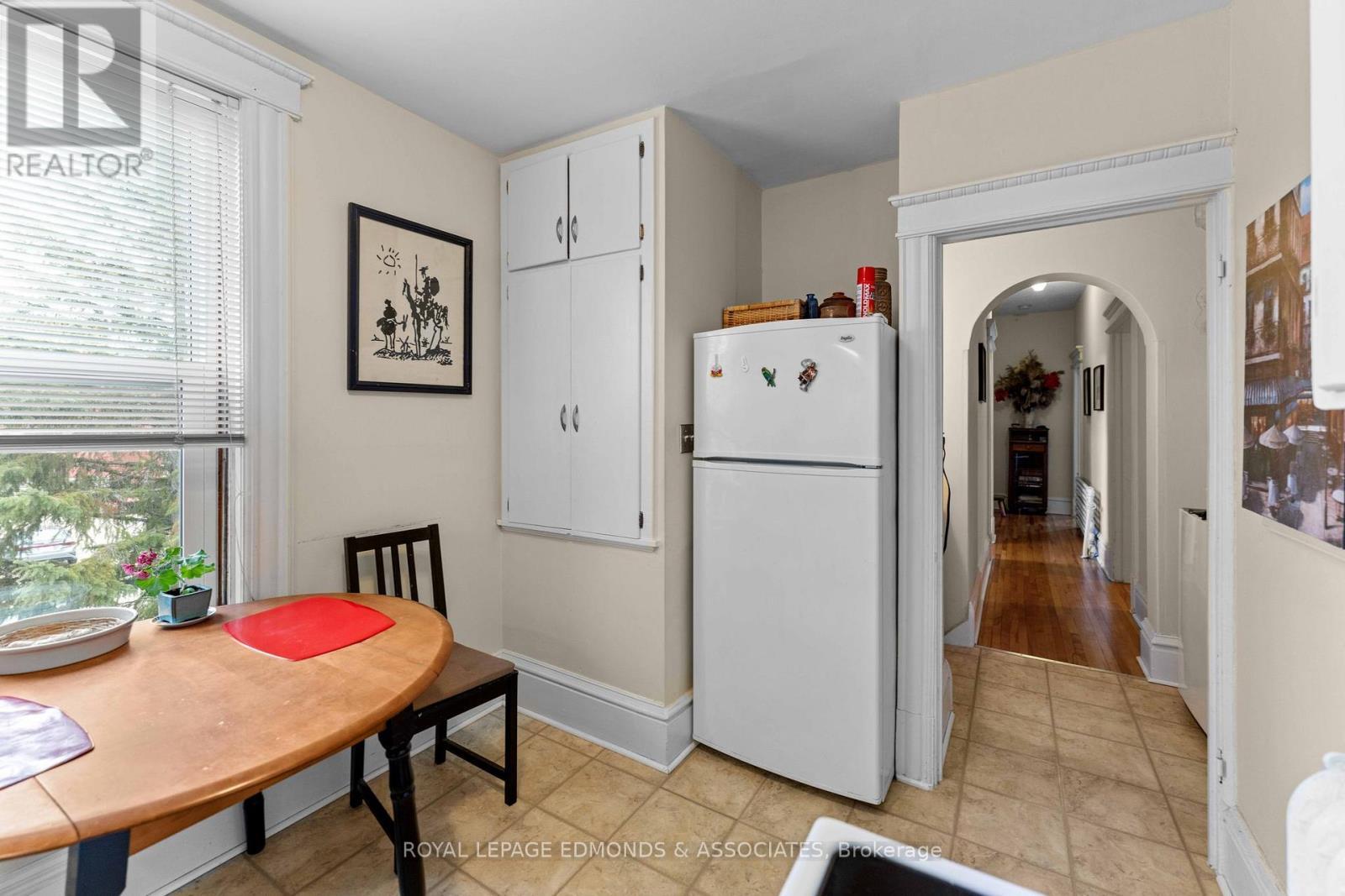 












54 ISABELLA STREET

,
Pembroke,




Ontario
K8A5S5

